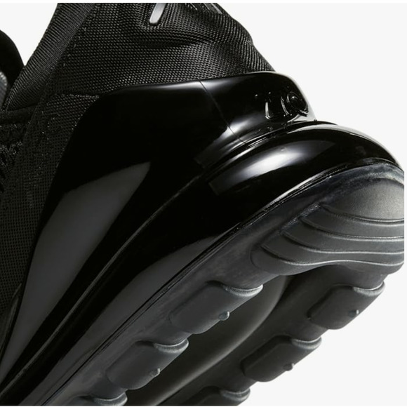 Men\'s Size 10.5 - Nike Air Max 270 Low Triple Black AH8050-005